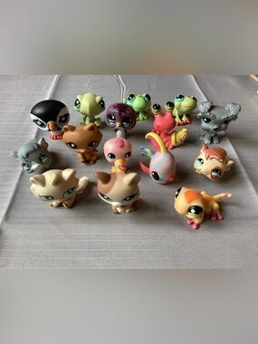 Littlest Pet Shop 2nd Gen Lot of 15 Pets